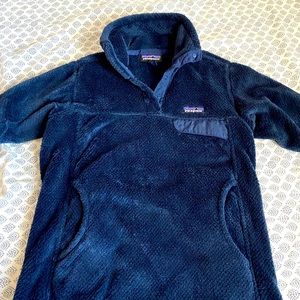 XS navy Patagonia pullover
